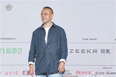 信悦网配资 姜文：我想和年轻人说，你可能就是被手机耽误了